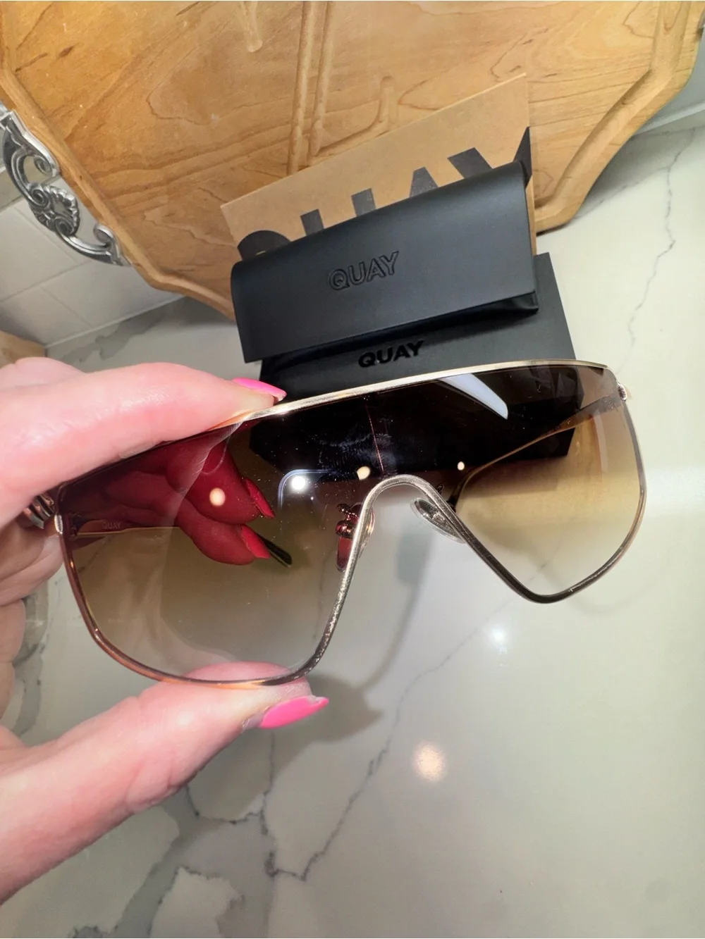 Quay (NIB) Entourage limited edition shield sunglasses in gold/brown gradient